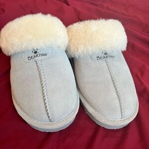 BearPaw Light Gray Suede Slippers with Soft Cream Fur